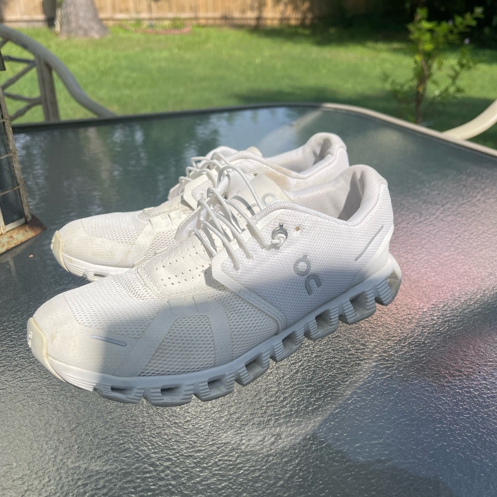 On cloud 5 sneakers